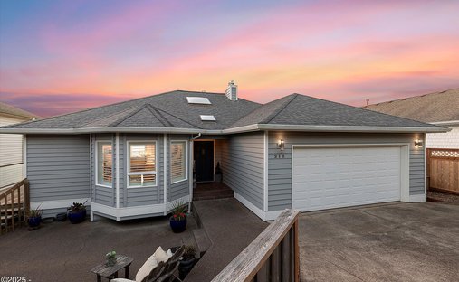 House in Newport, Oregon, United States 1