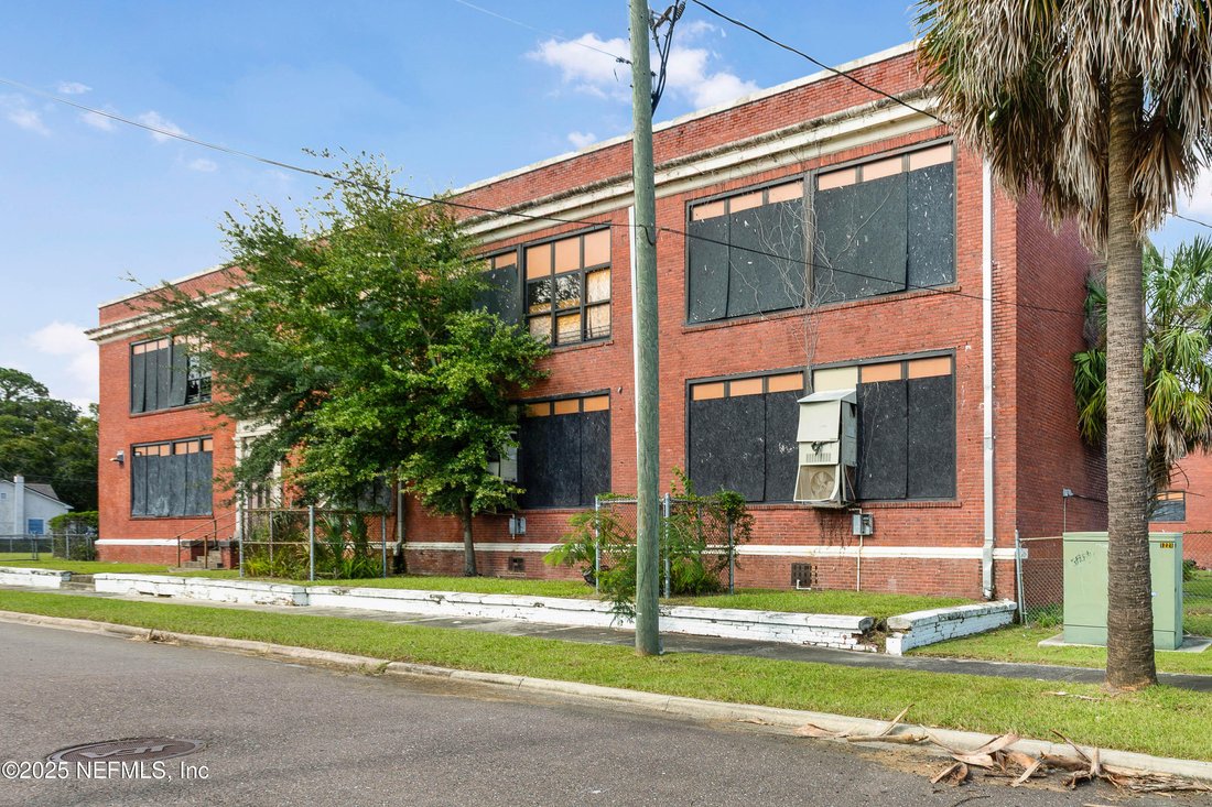 Jacksonville, Florida, United States 3 - 16823133