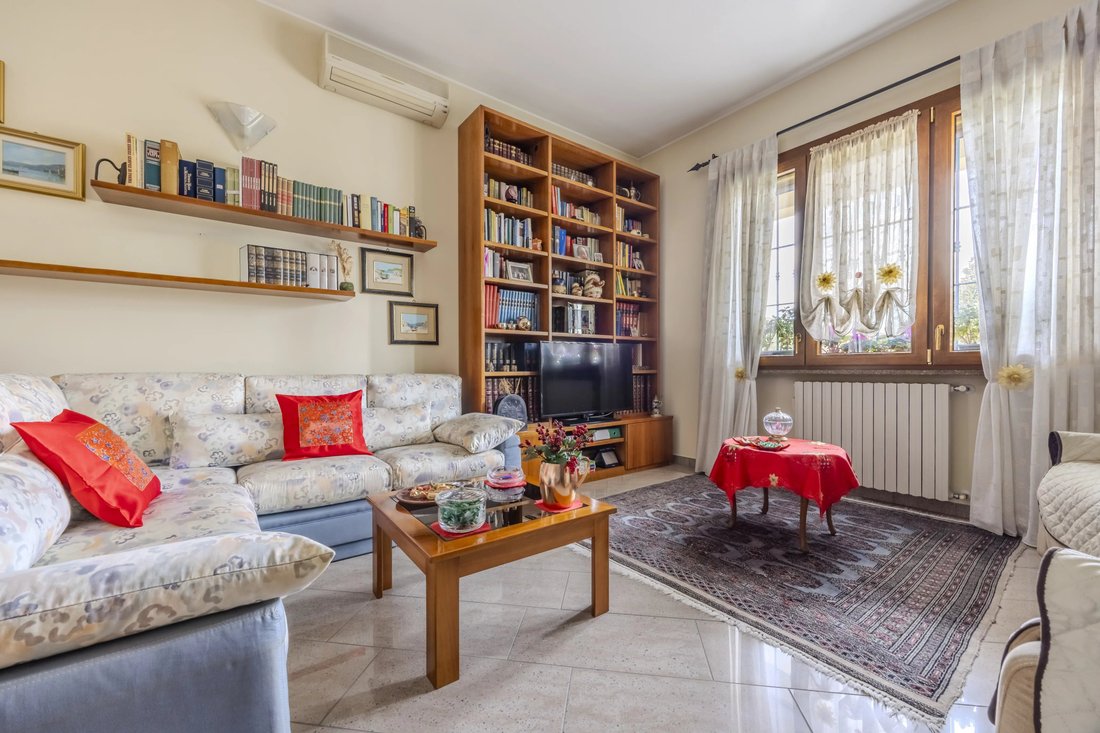 Villa in Bollate, Lombardy, Italy 4 - 16820938