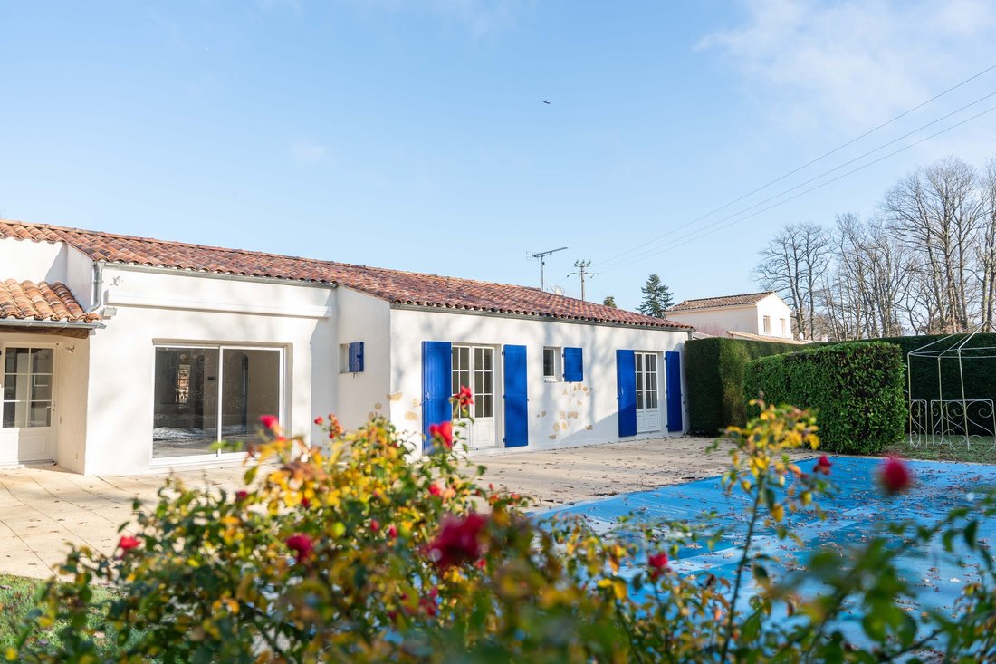 House in Breuillet, Nouvelle-Aquitaine, France 4 - 16820886