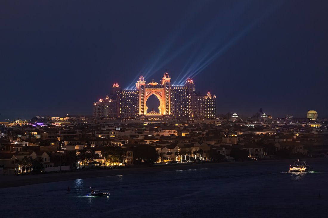 Apartment in Dubai Harbour, Dubai, United Arab Emirates 1 - 16823141