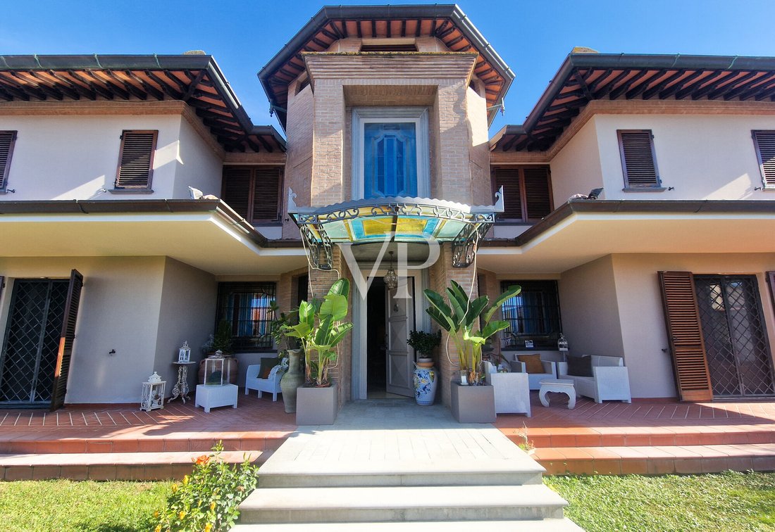 House in Viareggio, Tuscany, Italy 2 - 16823623