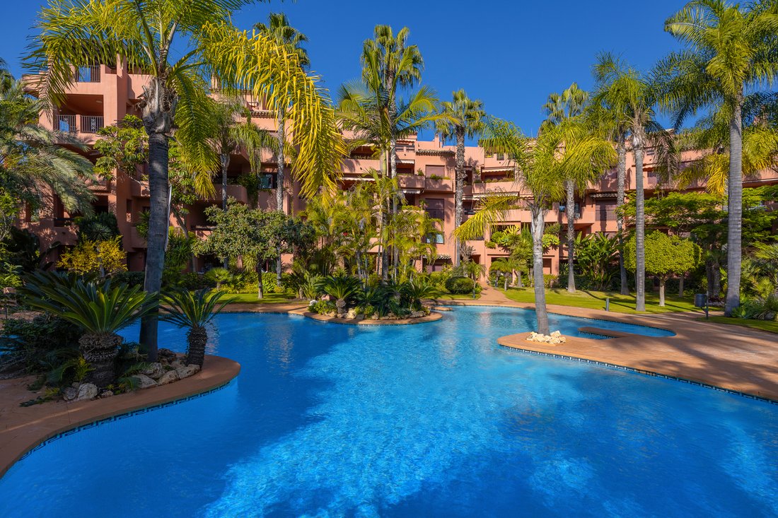 Apartment in Marbella, Andalusia, Spain 1 - 16823763