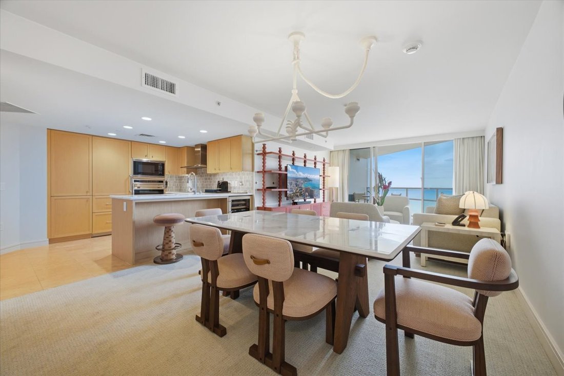 Condo in Honolulu, Hawaii, United States 3 - 16823731