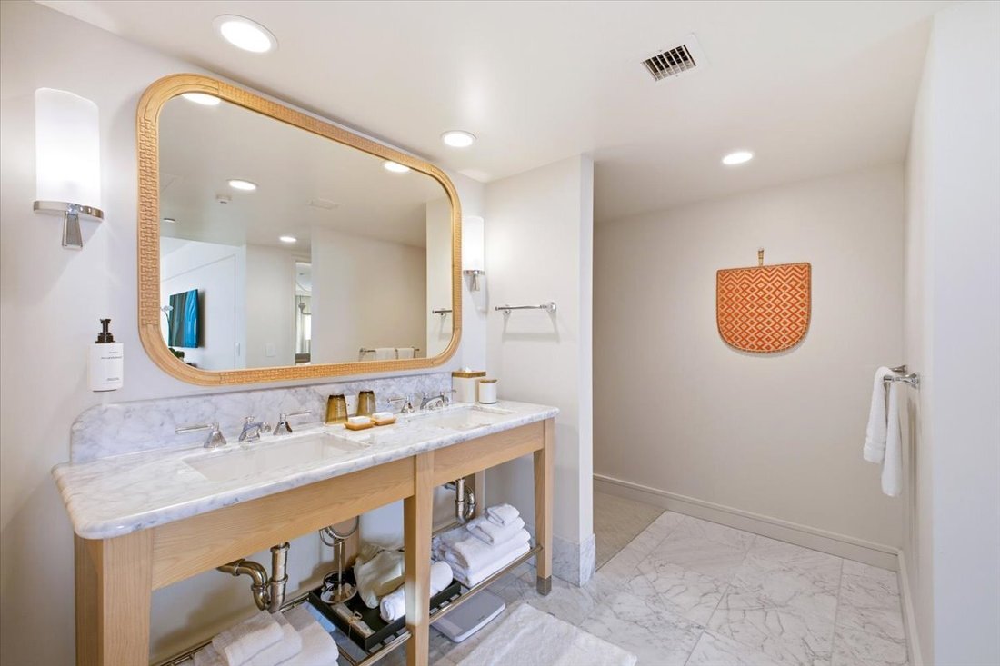 Condo in Honolulu, Hawaii, United States 5 - 16823731