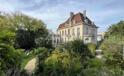 19 Th C. Chateau With Outbuildings And Pool