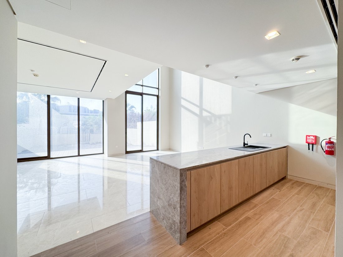 Villa in Jumeirah Bay, Dubai, United Arab Emirates 2 - 16826076
