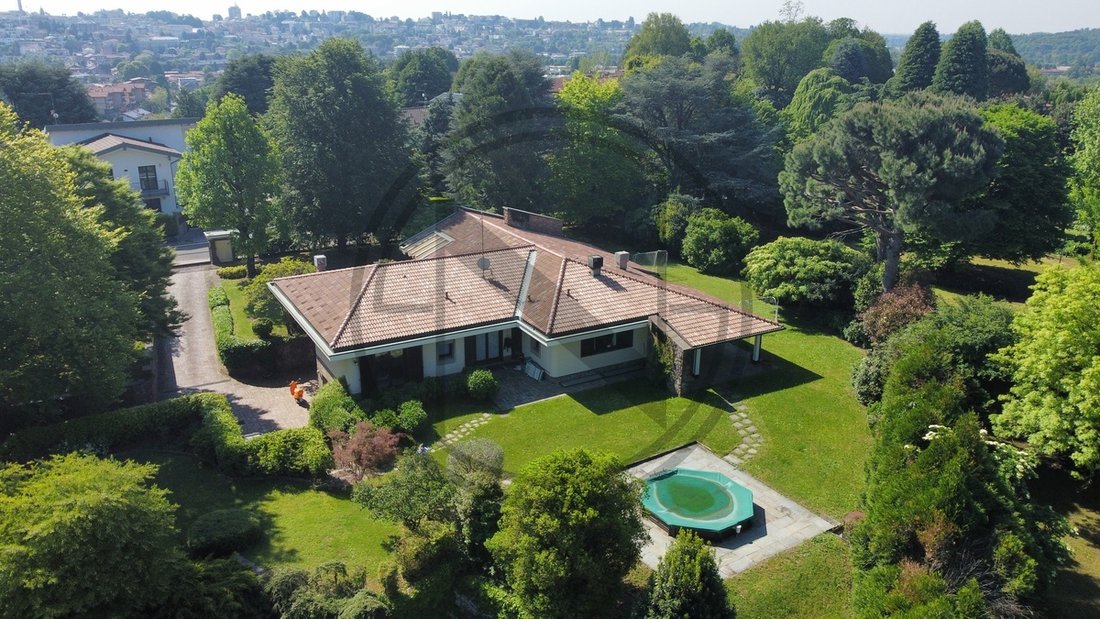 Villa in Brugnola, Cantu, Lombardy 1 - 16826063