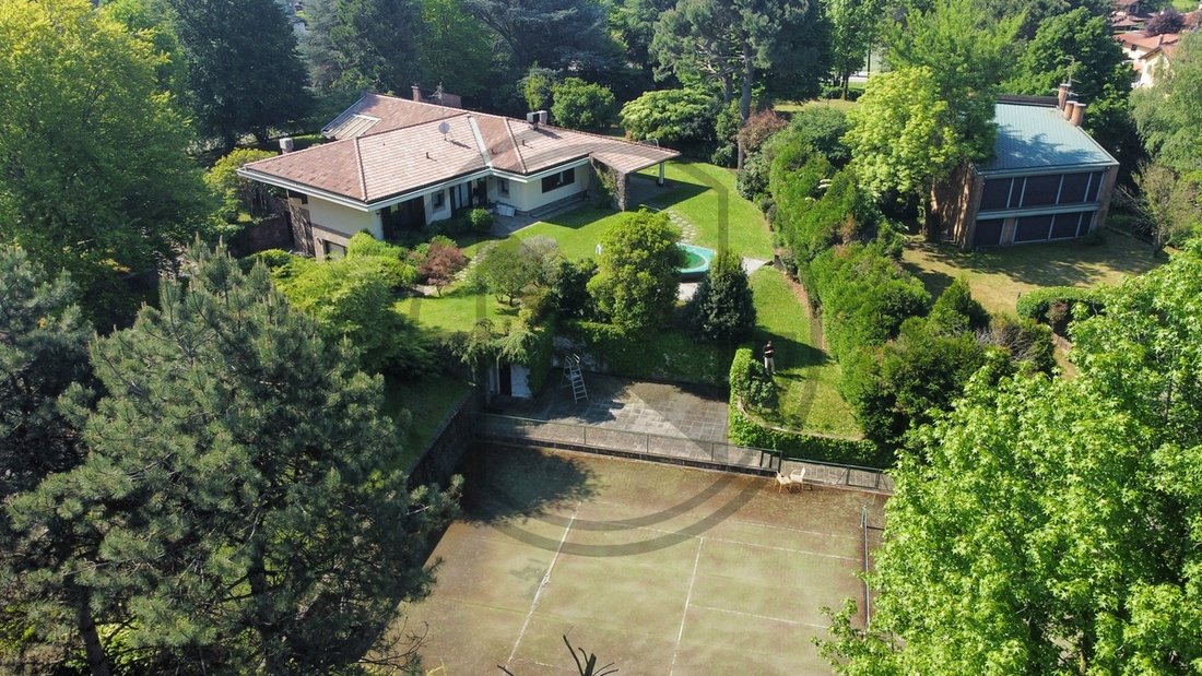 Villa in Brugnola, Cantu, Lombardy 3 - 16826063