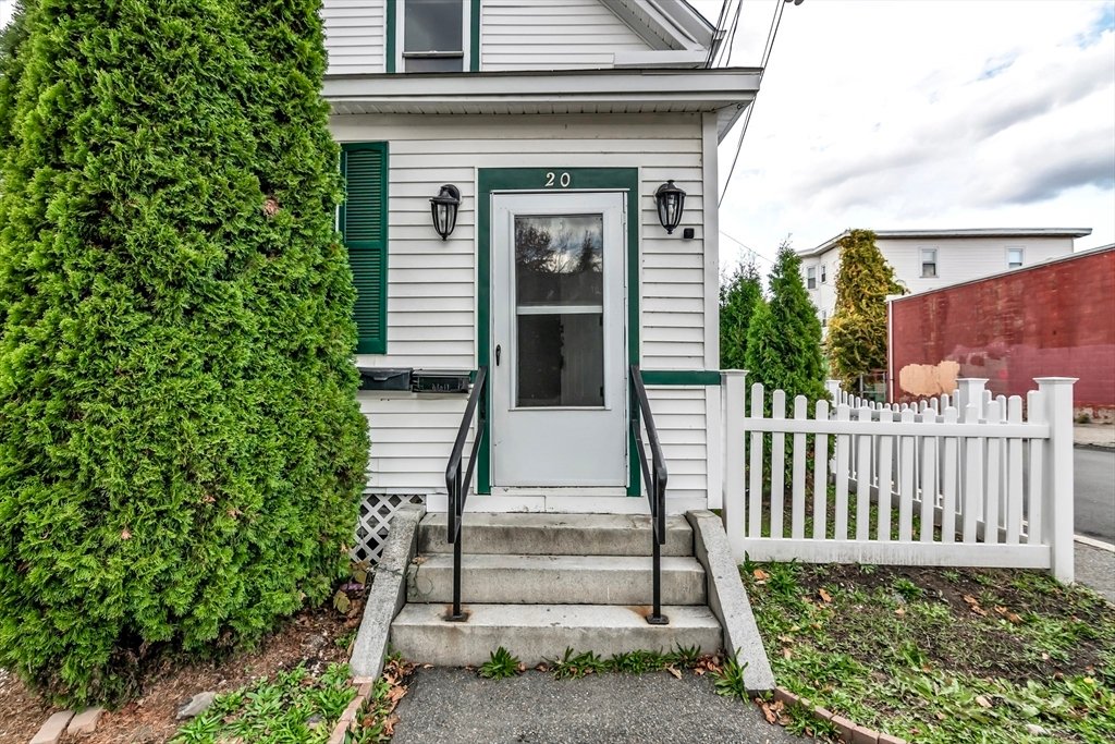 House in Haverhill, Massachusetts, United States 2 - 16825983