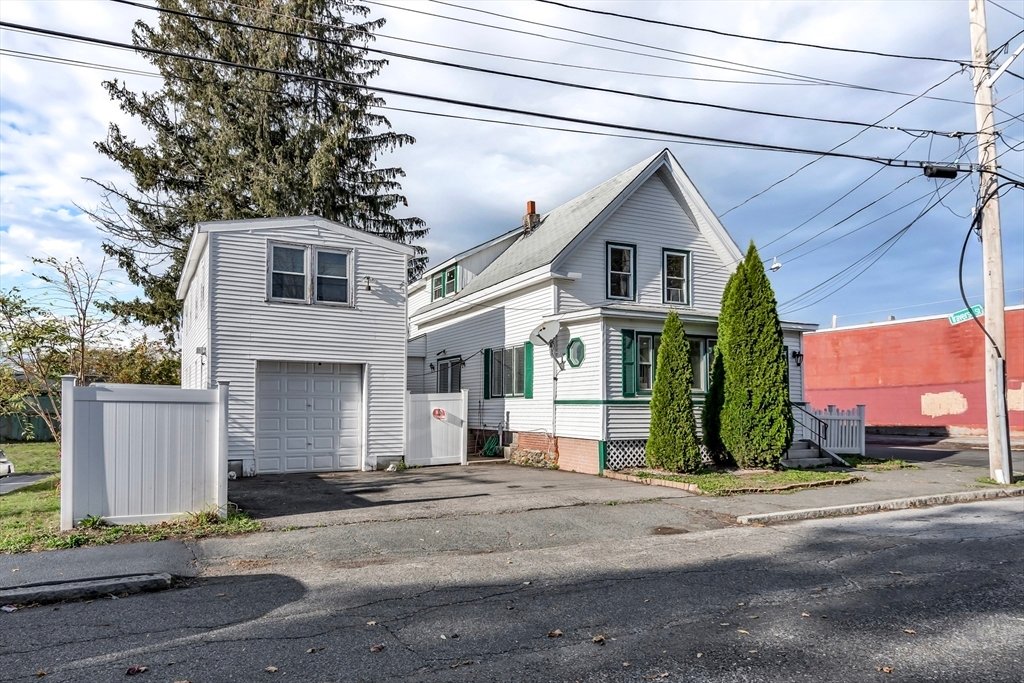 House in Haverhill, Massachusetts, United States 1 - 16825983