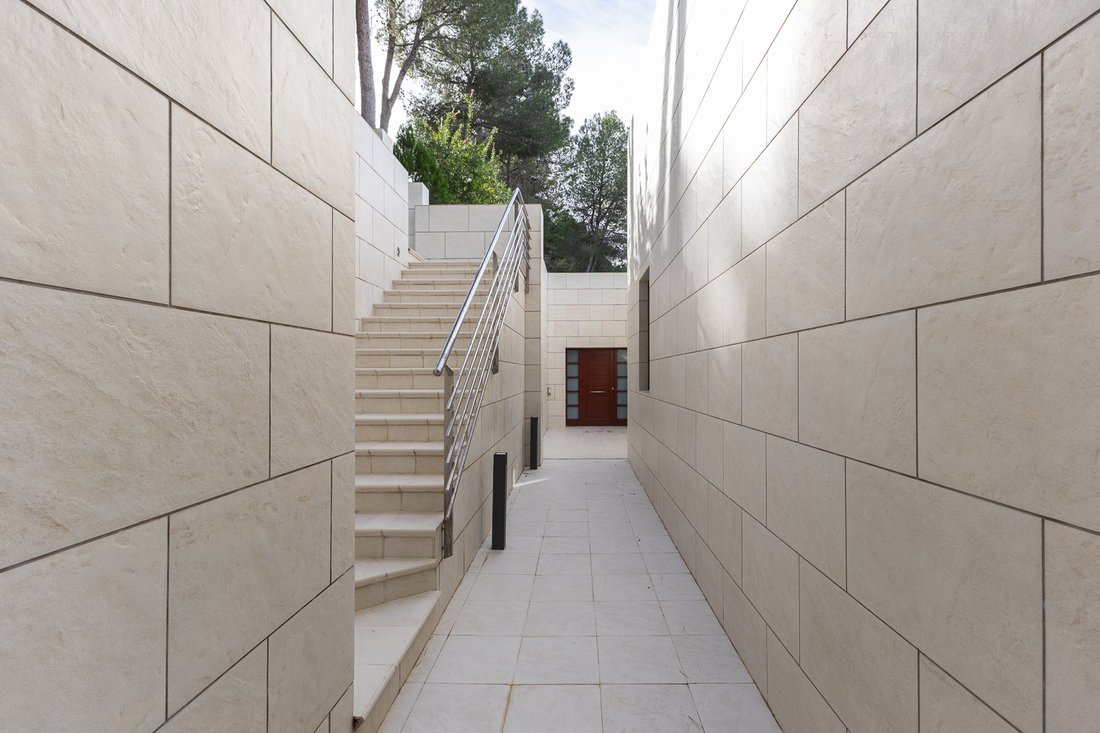 House in Chiva, Valencian Community, Spain 3 - 16821436