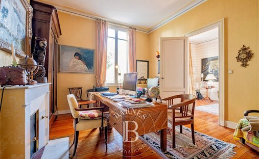 Splendid 19th Century Château, Renovated And Full Of Timeless Charm, Located Just Outside Bordeaux