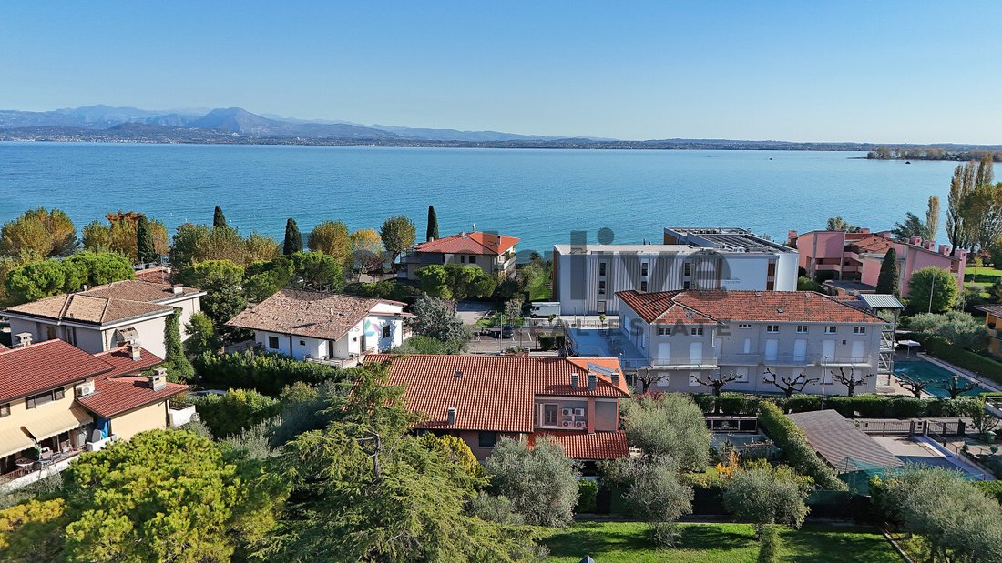 House in Colombare, Sirmione, Lombardy 1 - 16827239