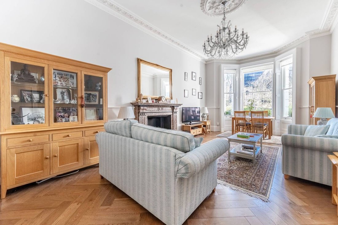 Apartment in Earls Court, Kensington And Chelsea, England 1 - 15601253