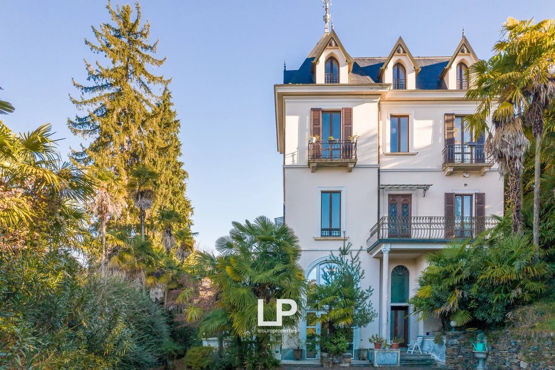 Villa in Luino, Lombardei, Italien 5 - 16825350