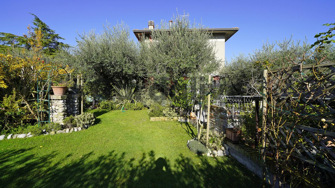 House in Colombare, Sirmione, Lombardy 3 - 16827239