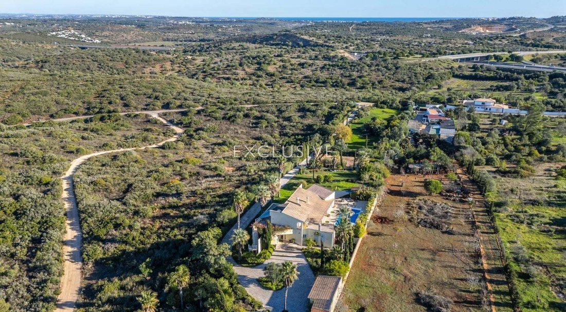 Villa in Bensafrim e Barao de Sao Joao, Algarve, Portugal 2 - 16730795