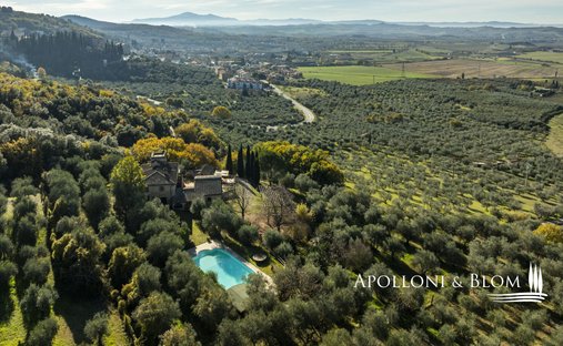 Castle for Sale in Serre di Rapolano, Tuscany, Italy