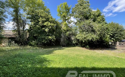 House 6 Room(s) 4 Bedroom(s) 210 M²