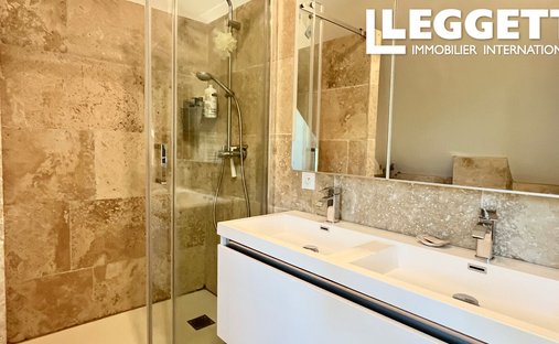 Castle for Sale in Sarlat-la-Canéda, Nouvelle-Aquitaine, France