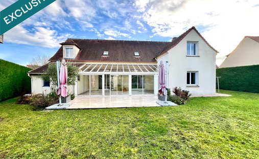 Castle for Sale in Oigny-en-Valois, Hauts-de-France, France - 3