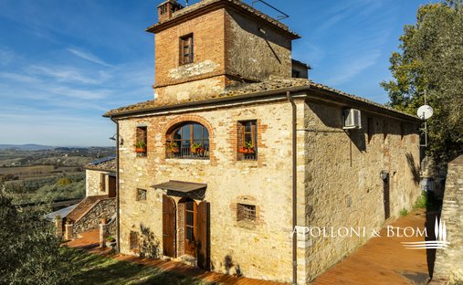 Castle for Sale in Serre di Rapolano, Tuscany, Italy