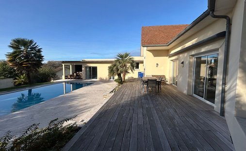 Castle for Sale in Pau, Nouvelle-Aquitaine, France