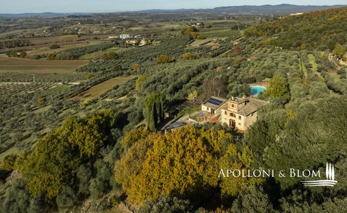 Castle for Sale in Serre di Rapolano, Tuscany, Italy