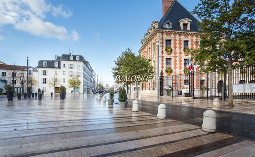 House in Centre Ville, Charenton-le-Pont, France 1