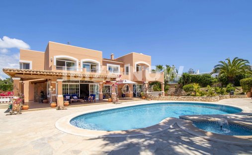 Villa in Santa Eularia des Riu, Balearic Islands, Spain 1