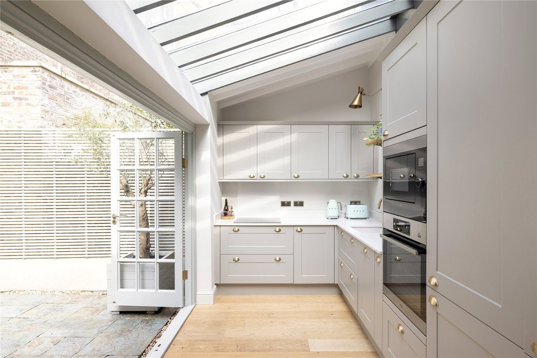 Apartment in Holland Park, Kensington And Chelsea, England 2 - 16825095