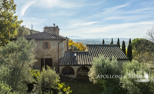 Castle for Sale in Serre di Rapolano, Tuscany, Italy