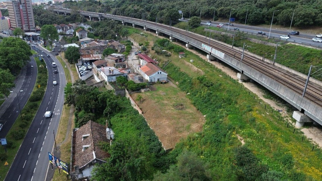 Land in Alcantara, Lisbon, Portugal 2 - 16825695