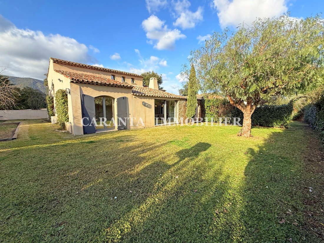 Villa in Le Plan-de-la-Tour, Provence-Alpes-Côte d'Azur, France 2 - 16826192