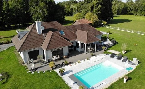 For Sale Dpt Eure (27) Near Pacy Sur Eure Moulin 353 M2 With Swimming Pool On Land Of 5542 M2 On The