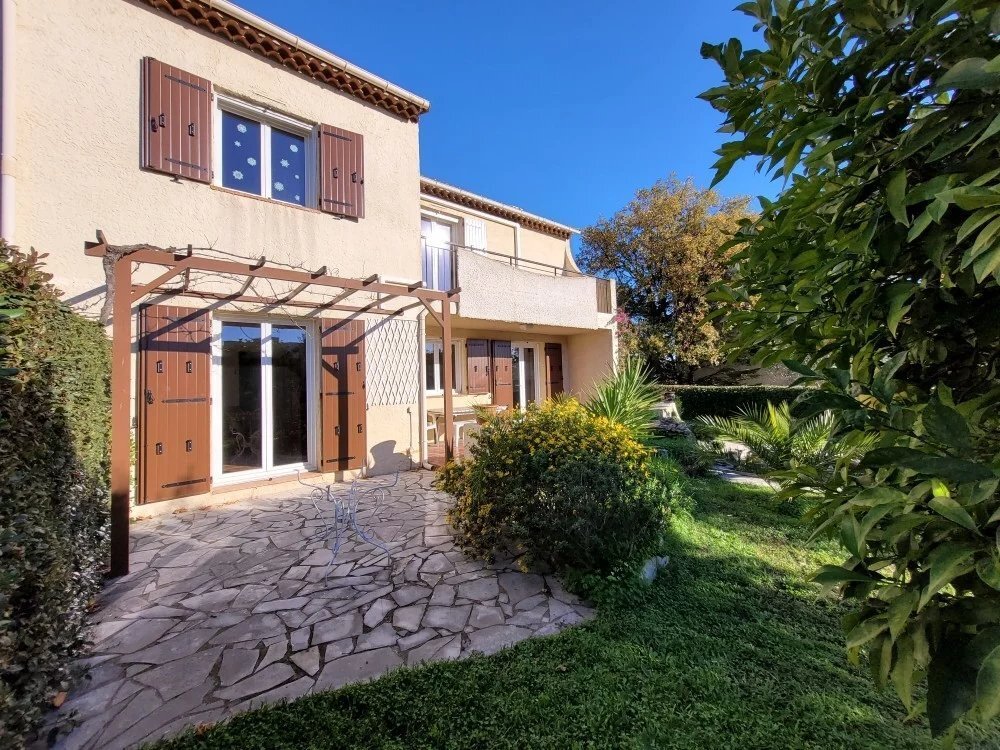 Villa in Grasse, Provence-Alpes-Côte d'Azur, France 1 - 16826316
