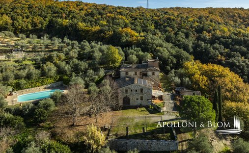Castle for Sale in Serre di Rapolano, Tuscany, Italy