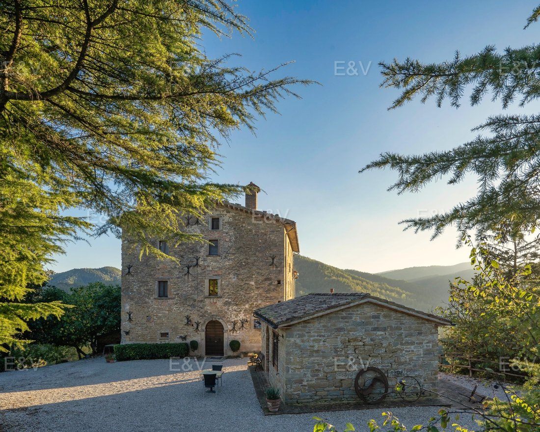 Country House in Pietralunga, Umbria, Italy 2 - 16824868