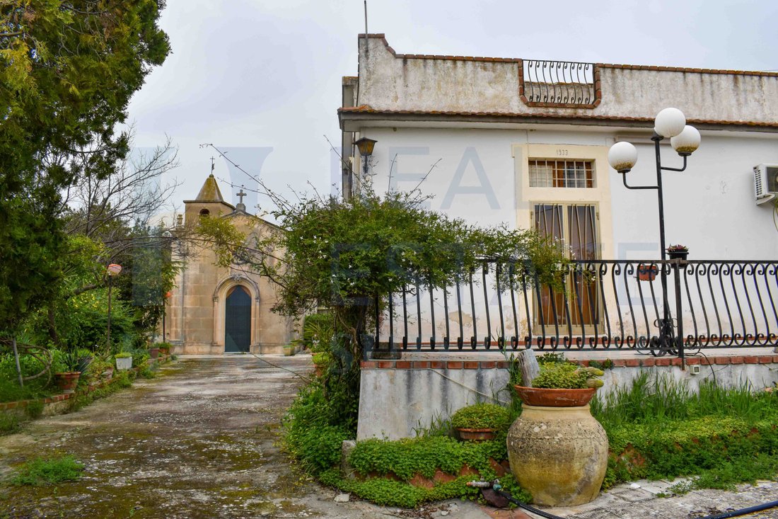 Villa in Center, Noto, Sicily 2 - 16824759