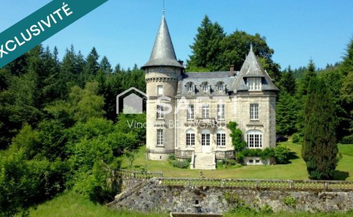 House in Chaumeil, Nouvelle-Aquitaine, France 1
