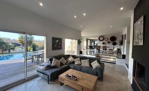 Castle for Sale in Pau, Nouvelle-Aquitaine, France