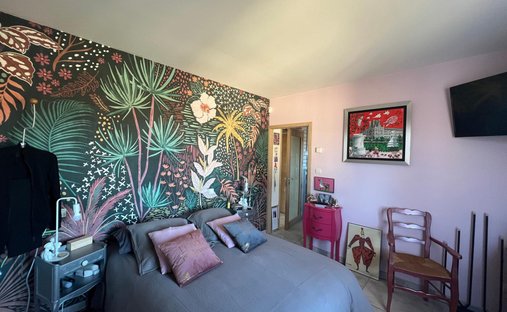 Castle for Sale in Forcalquier, Provence-Alpes-Côte d'Azur, France