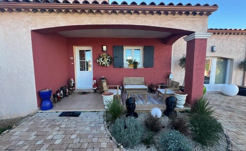 Castle for Sale in Forcalquier, Provence-Alpes-Côte d'Azur, France