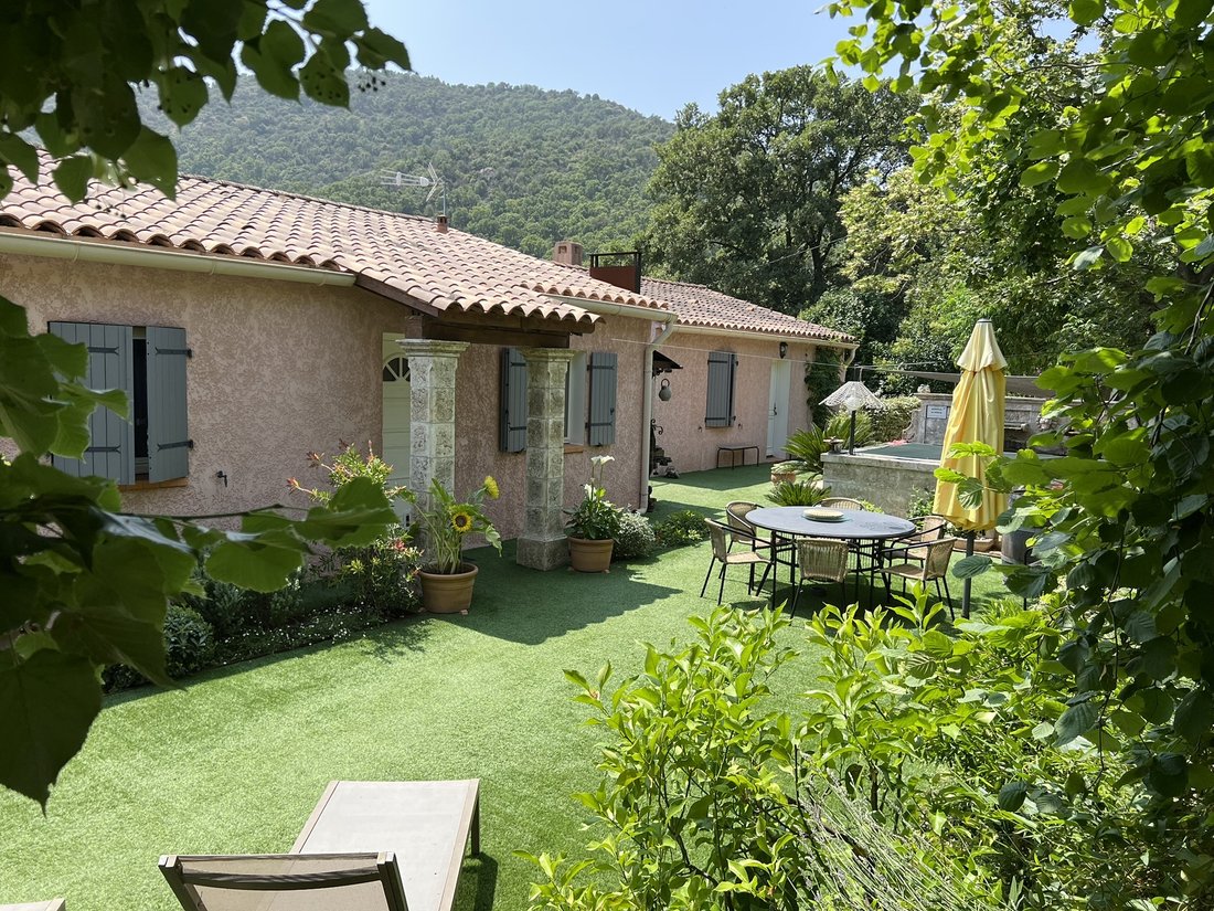 Villa in Le Plan-de-la-Tour, Provence-Alpes-Côte d'Azur, France 1 - 16826162
