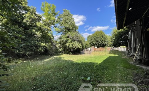 House 6 Room(s) 4 Bedroom(s) 210 M²