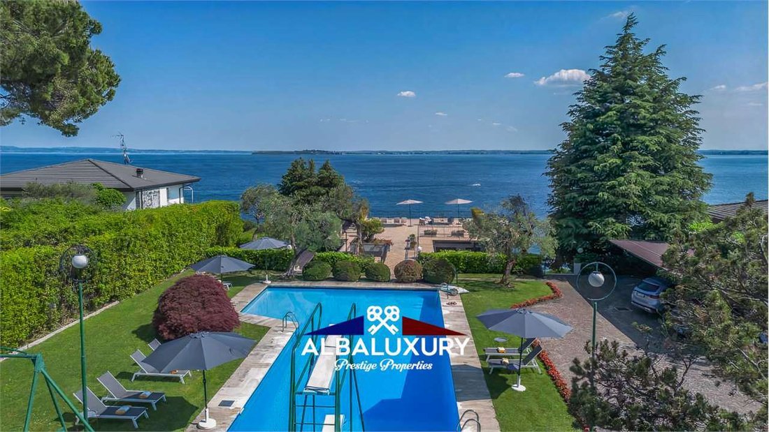 Villa in Padenghe sul Garda, Lombardy, Italy 2 - 16826564