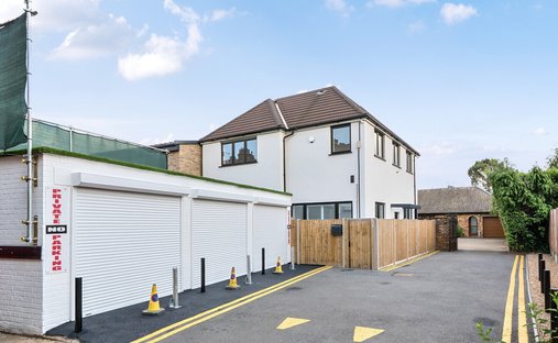 House in Mill Hill, Barnet, England 1