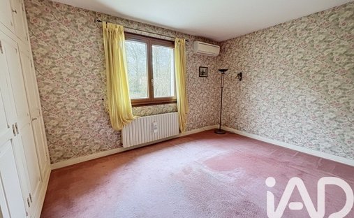 Castle for Sale in Houdan, Île-de-France, France