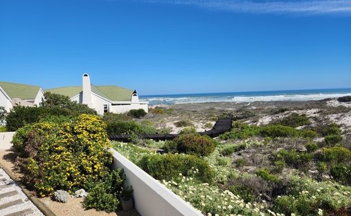 House in Jakkalsfontein, Western Cape, South Africa 1